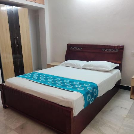 Roshini Serviced Apartments Ченнаи Экстерьер фото